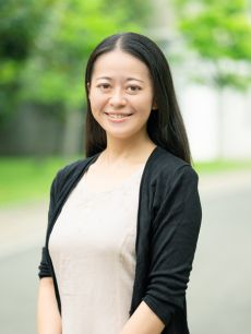 政治経済学科准教授　鈴木 詩衣菜