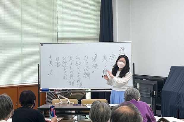上平公民館で講義を行う木下准教授