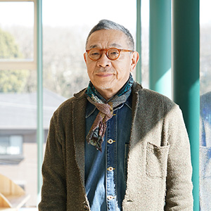 <p>子ども教育学科は、児童学を基盤として、保育士資格と幼稚園・小学校・特別支援学校の教職課程を備えている学科です。どの教員も"子ども"に関する専門領域の教育・研究をしています。児童・生徒、そして保護者の皆様、子ども教育学科の出張講義を体験してみませんか。 造形教育研究をご専門とされる柴﨑 裕 先生から、東京都の小学校で行われた講義当日の様子が届きましたので、ここにご紹介します。</p>
