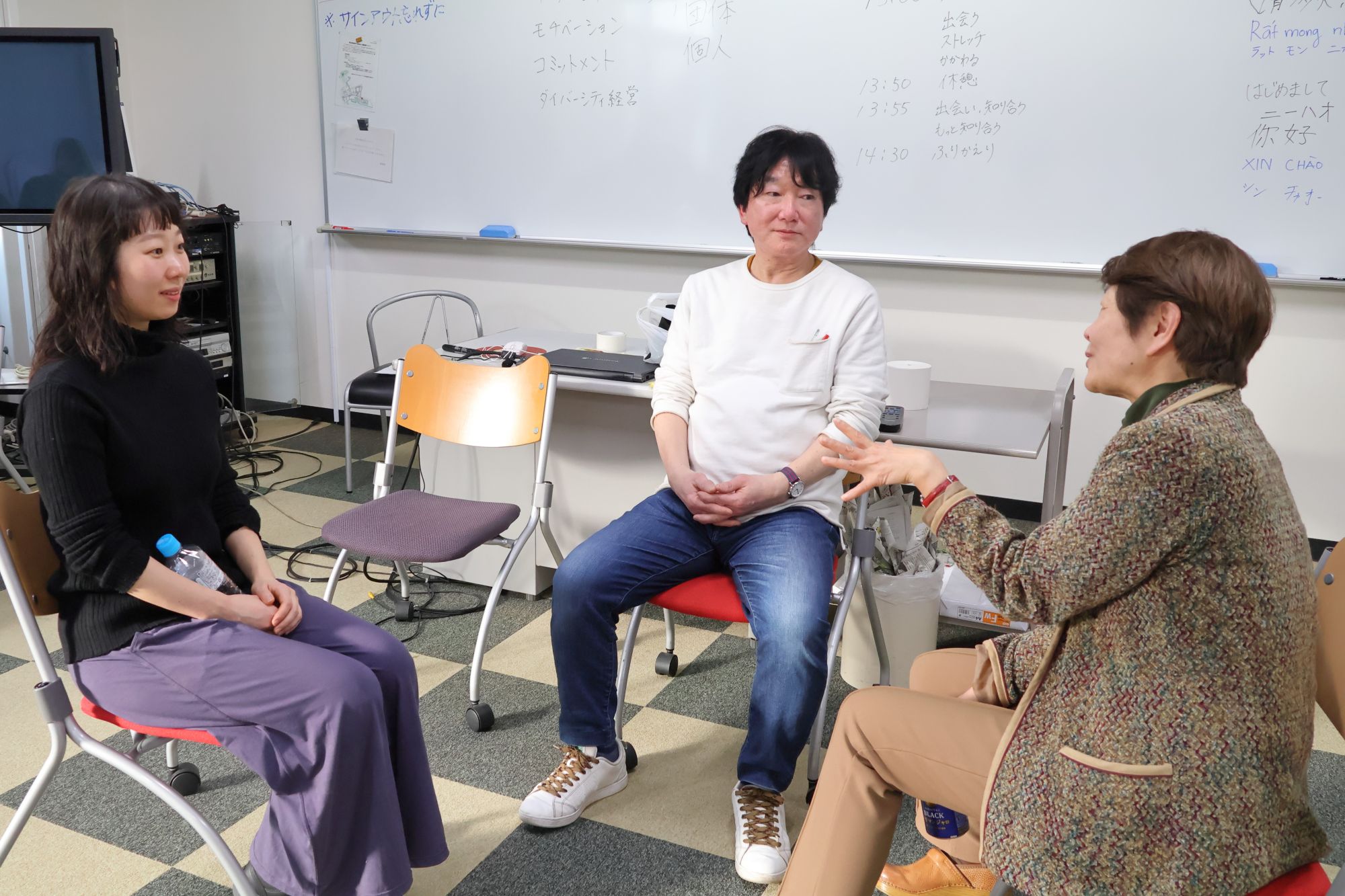 左から、川飛 舞花氏、畠山 邦男氏、八木先生