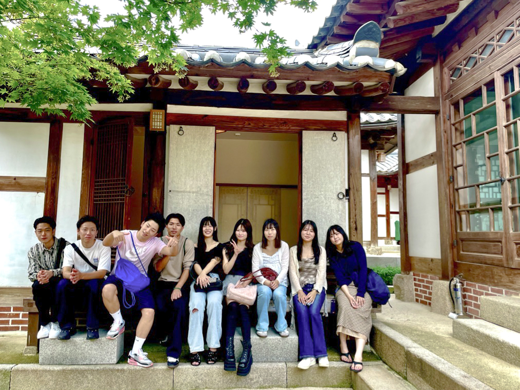 大学の授業で韓国へ！ソウルで“まちの再生”を学ぶ5日間――政治経済学科の海外フィールドワーク