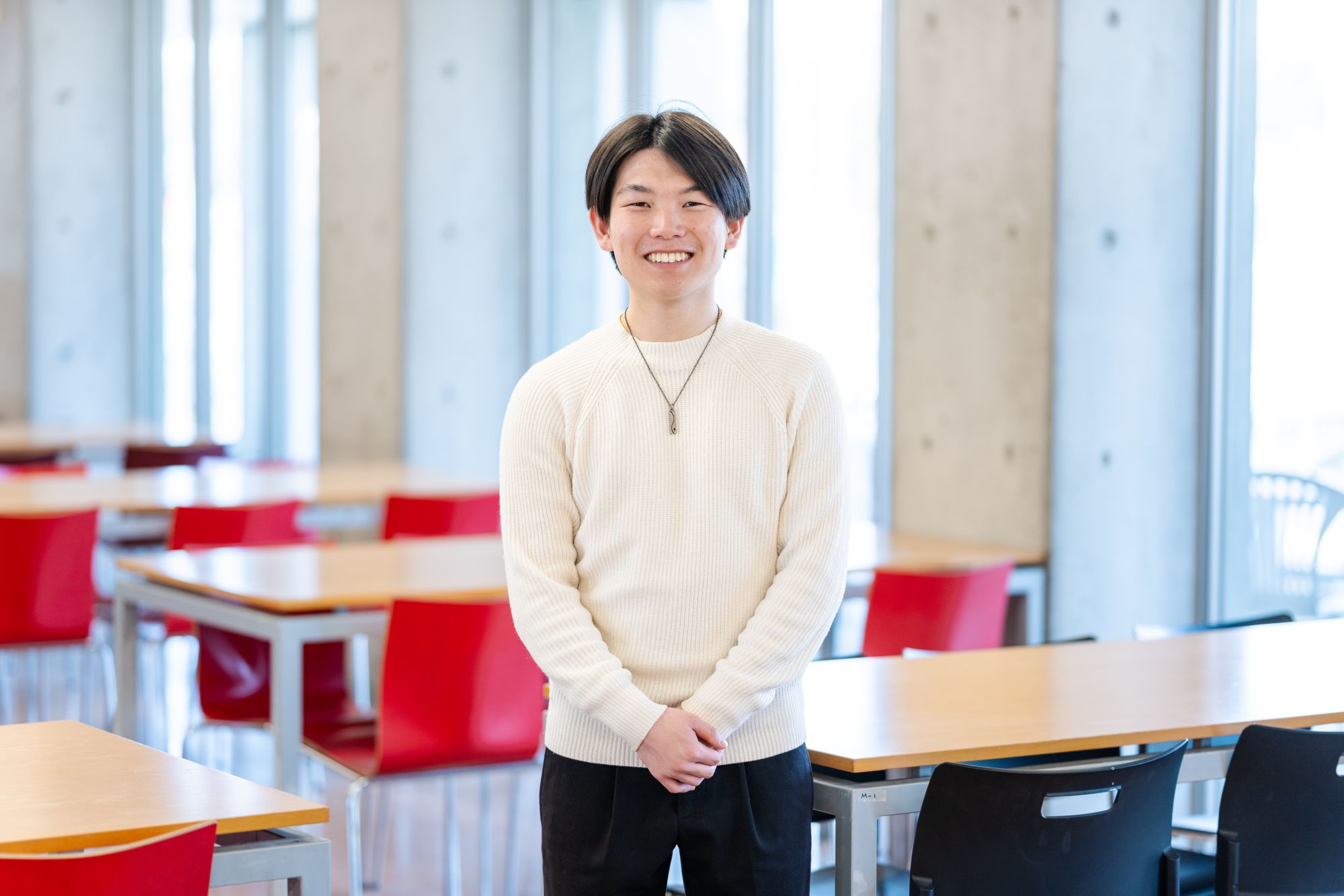 金融業界を目指すなら、学びを“形”にできる環境へ──会計学ゼミから信用金庫内定へ 政治経済学科での成長ストーリー