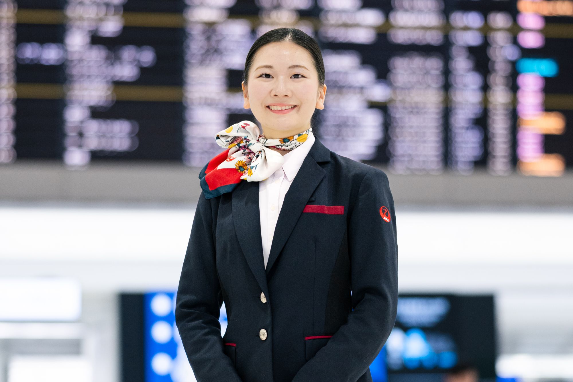 国際文化の学びが、世界の空を支える力になる――成田国際空港で働くJALスカイ国際線グランドスタッフの仕事