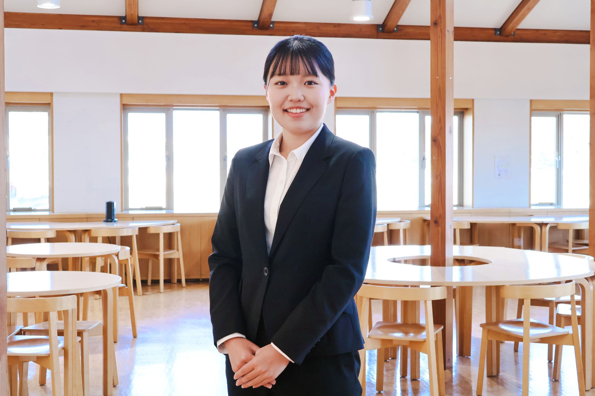 市役所内定は“ゼミの学び”から始まった――政治経済学科で少子高齢化・地域課題を学んだ4年間が、公務員合格につながるまで