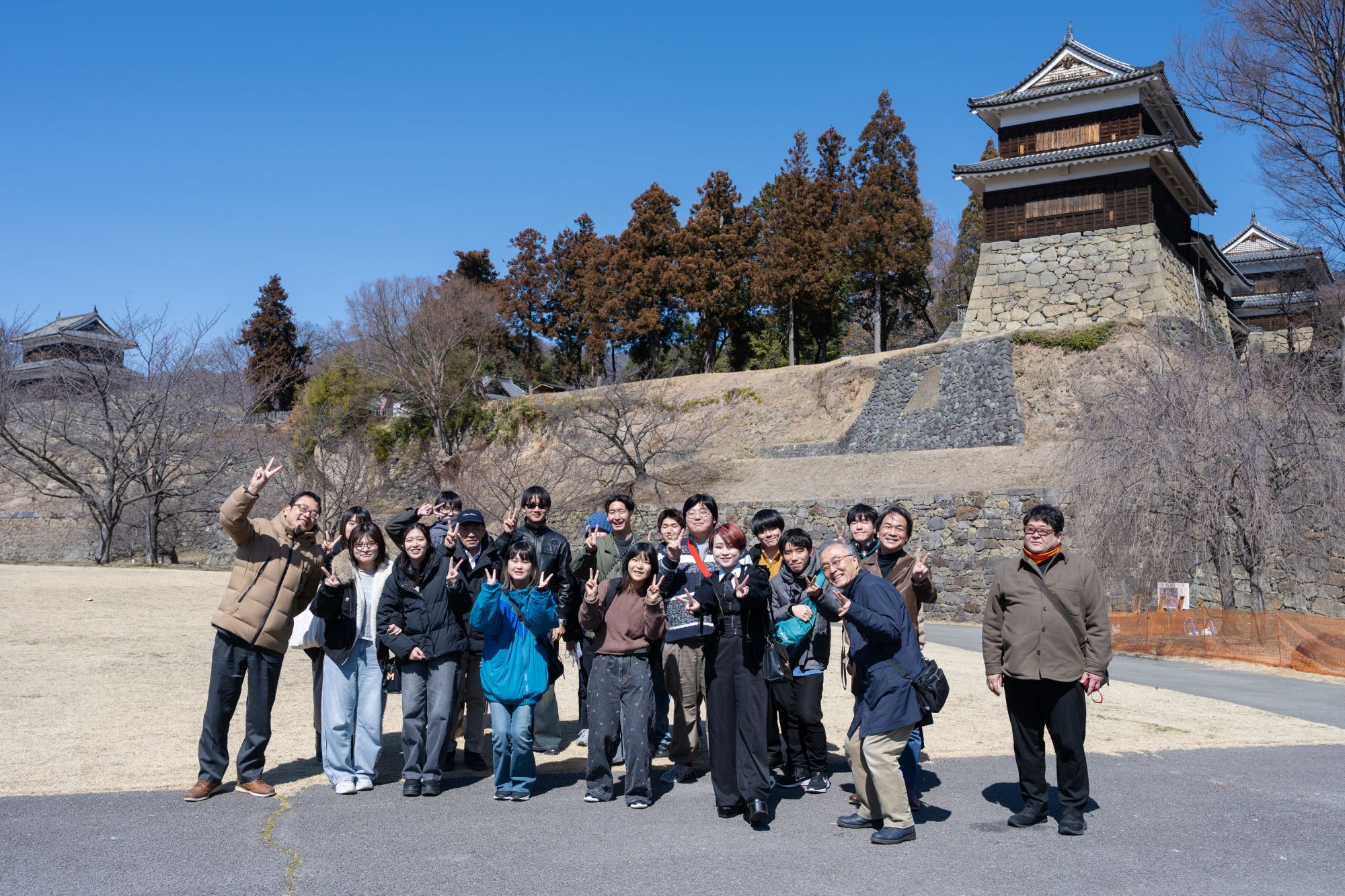 学生が企画する“本物の学び”。日本文化学科の「一日文化探訪ツアー」で歴史の現場へ――上田城と無言館で感じる「歴史」と「追憶」