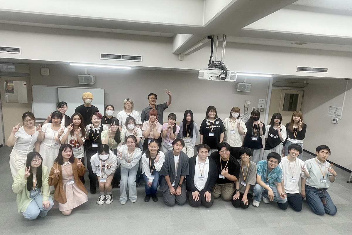 <p>聖学院大学では、入学前の段階から大学の楽しさを先取りできるプログラム「PUP（プレ・ユニバーシティ・プログラム）」を用意しています。学科の専門性やキャリア教育に触れる多様なプログラムのほか、新入生と先輩を繋ぐ「スクーリングプログラム」が充実。先輩サポーターの言葉を通して、スクーリングプログラムでどんな体験ができるのかに迫ります！</p>
