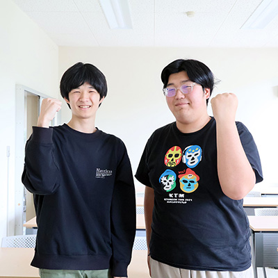<p>2026年6月10日（水）、日本文化学会*講演会として、人文学部日本文化学科長 阿部能久教授による講演会「慶長13年の喜連川頼氏公帖」が開催されました。この講演会は、日本文化学科で学ぶ学生に向けて、教員が自身の研究内容や研究成果について講演。学生が、先生の研究者としての顔を知り、最新の研究に触れる機会となっています。<br />
この記事では、阿部ゼミに所属する学生たちが講演についてレポート！学生目線で、先生とゼミについても紹介します。</p>