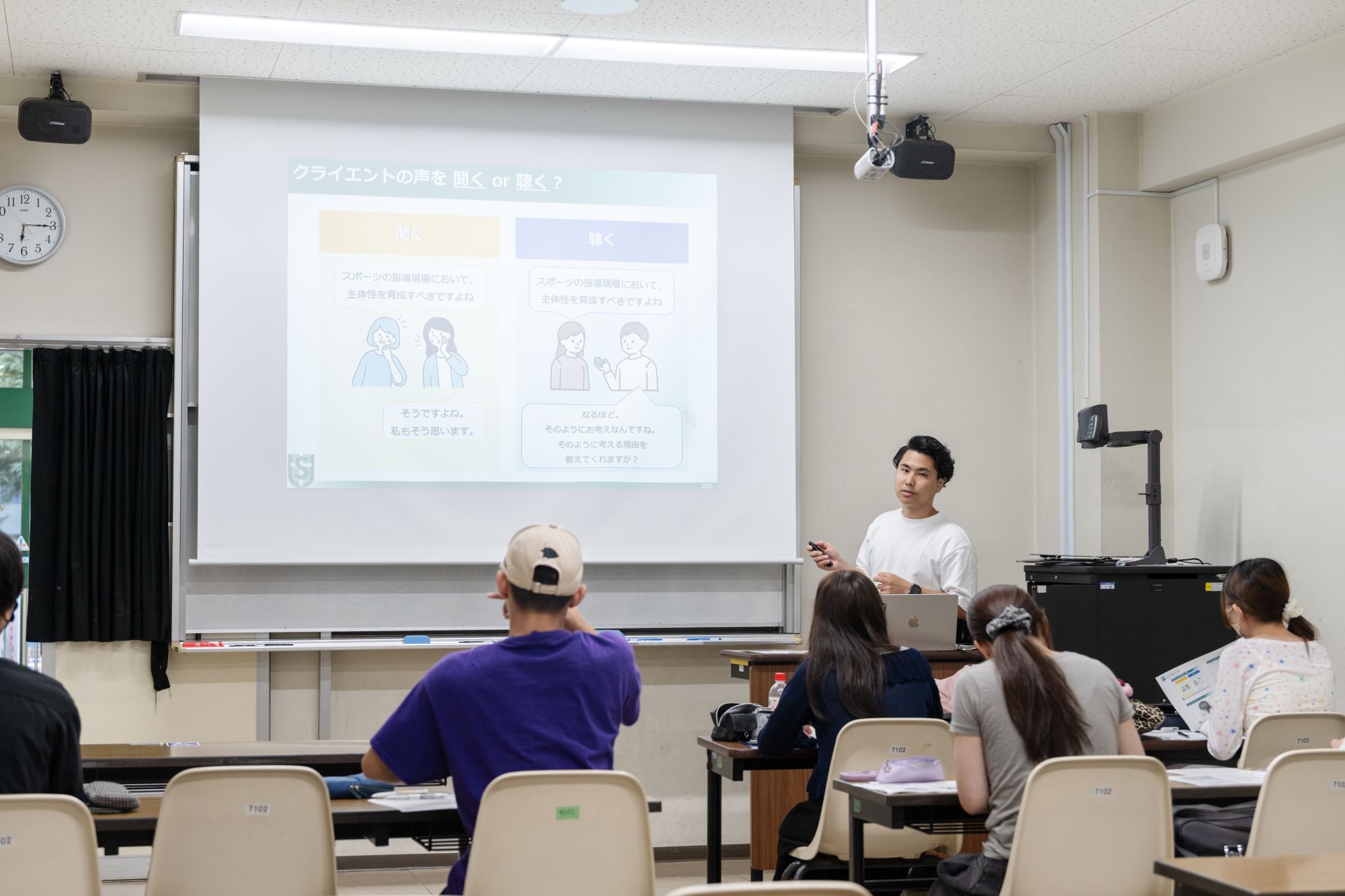 「スポーツ心理学ってどんな授業？」──実際に"カウンセリング"を体験して気づくことができた、人の心を開く"聴き方"【心理福祉学科 新設科目！】